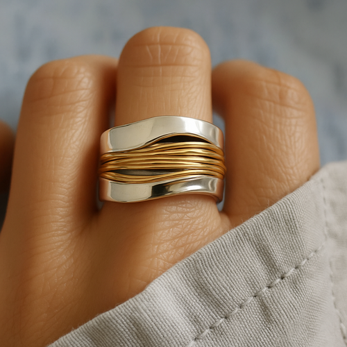 Golden Ring in Gold
