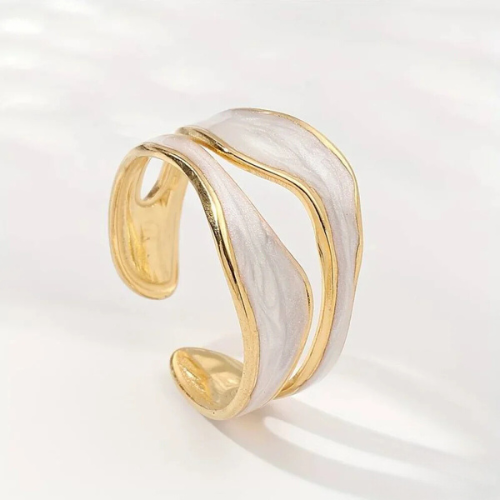 Dream Ring in White Gold